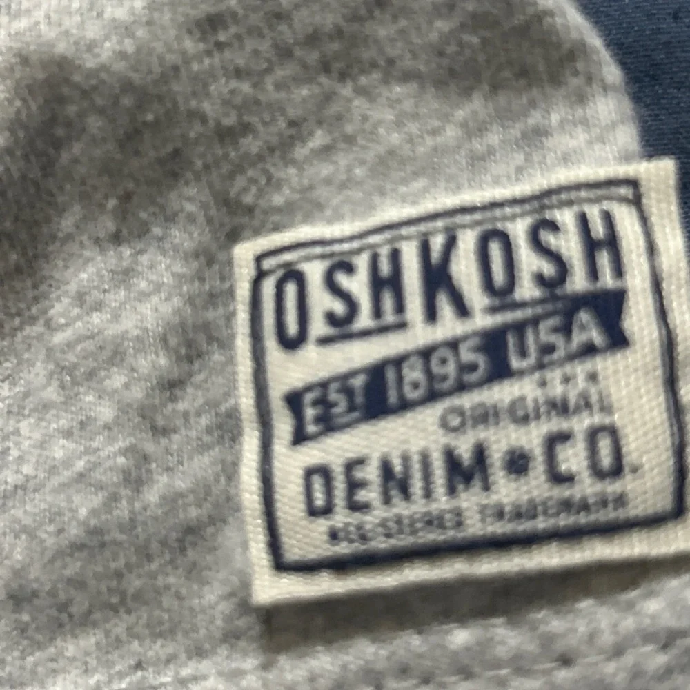 🌼 Oshkosh hooded Tee 💥